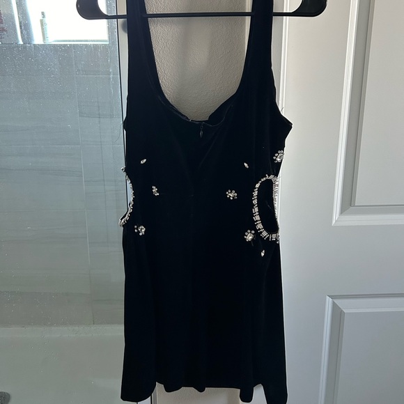 Zara Velvet Dress - Picture 3 of 7